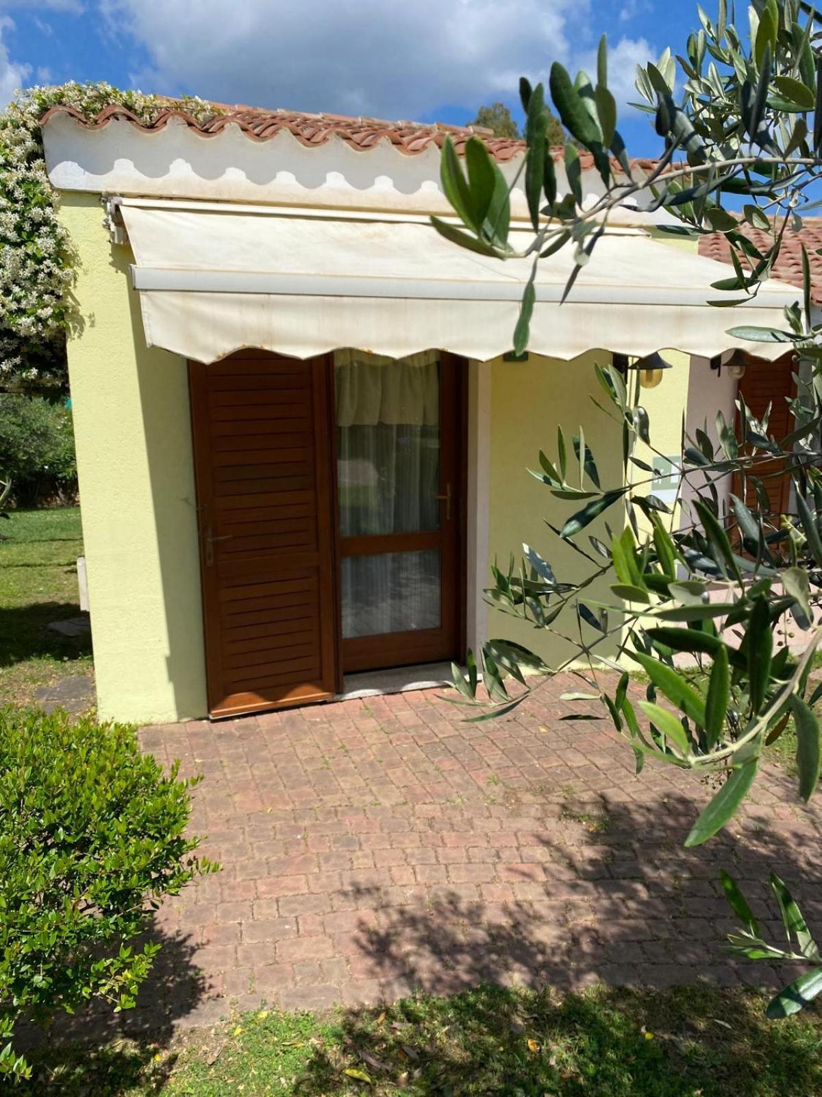 Hotel Cala Mirto Budoni Buitenkant foto